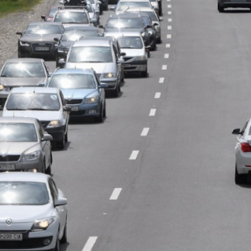Poliția monitorizează traficul de 1 Mai în drumul spre mare și munte - aglomerație și controale pe granițe și șosele