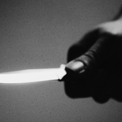 O femeie din Bihor a fost reținută pentru uciderea fiului său după un conflict spontan, după ce a alertat autoritățile la 112