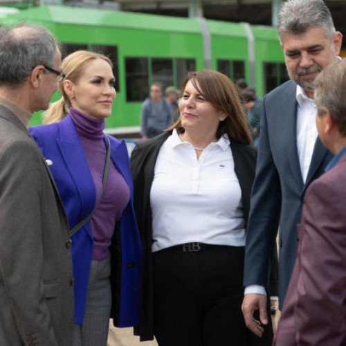 Ciolacu şi Firea au mers de 1 Mai la depoul Dudeşti din Capitală și le-au vorbit angajaților STB despre creșterea salariilor