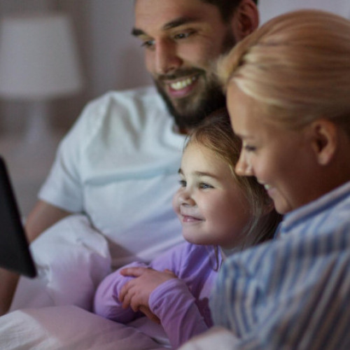 Părinţii singuri nu vor mai fi obligaţi la ture de noapte, pot lucra doar dacă îşi doresc. Deputații au adoptat proiectul de lege