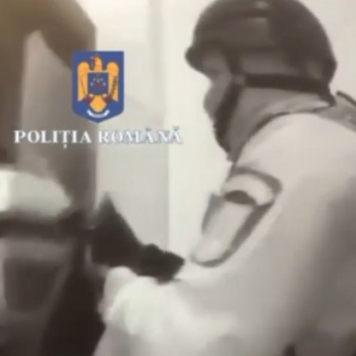 Intervenție dramatică a mascaților pentru a salva doi gemeni bătuți de tată