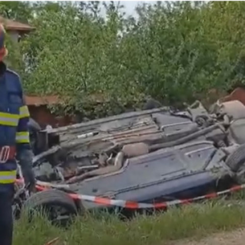 Doi adolescenți înviorători au pierit într-un accident grav de mașină din Argeș. Adolescentul își lua permisul prea curând și a condus imprudent"  "Adolescentul draguț și verișorul său mor în accident în Argeș, după ce șoferul își lua permisul său