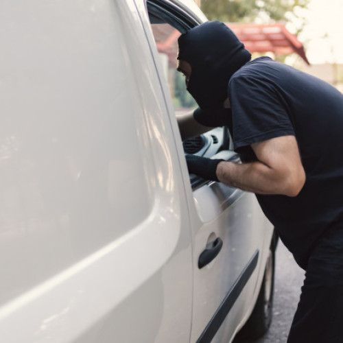 Făptașii din cazul răpirii bărbatului din București surprinși pe camerele de supraveghere.