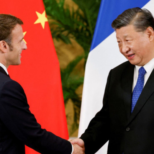 Macron îl va presa pe Xi Jinping să-şi folosească influenţa asupra lui Putin: „Trebuie să lucrăm cu China pentru a construi pacea”