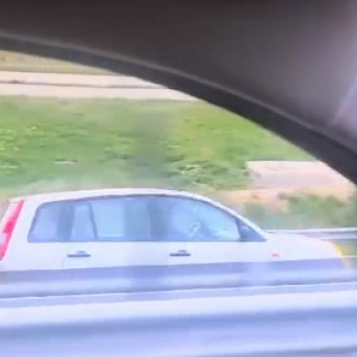 Șofer surprins pe contrasens pe autostrada Sibiu-Cluj. Reacția celor care au filmat incidentul (VIDEO)