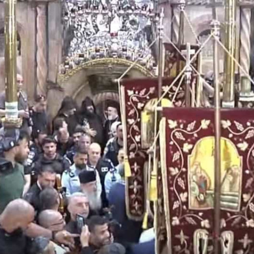 Ceremonia Primirii Sfintei Lumini de la Ierusalim: Părintele Teofil va aduce Lumina Sfântă în România în 2024