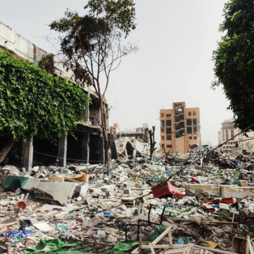 Furturi armate în Gaza: Grupuri armate jefuiesc milioane de euro din bănci