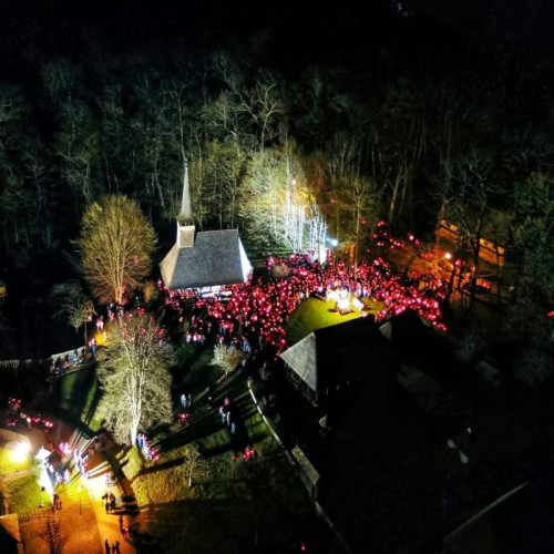 Slujba de Înviere în Muzeul în Aer Liber din Dumbrava Sibiului - o tradiție pascală autentică