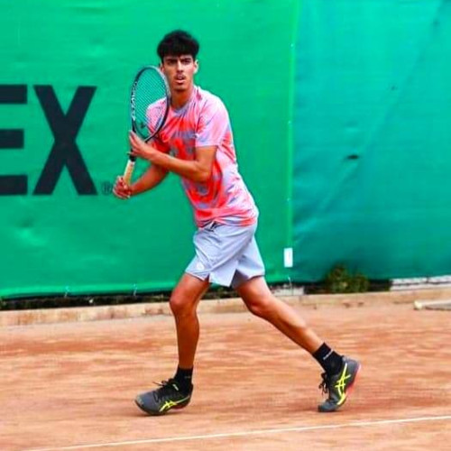 Tenismenul Cezar Papoe din CS Târgoviște ajunge în semifinalele turneului ITF J200 la Florin Mergea Tennis Academy Trophy
