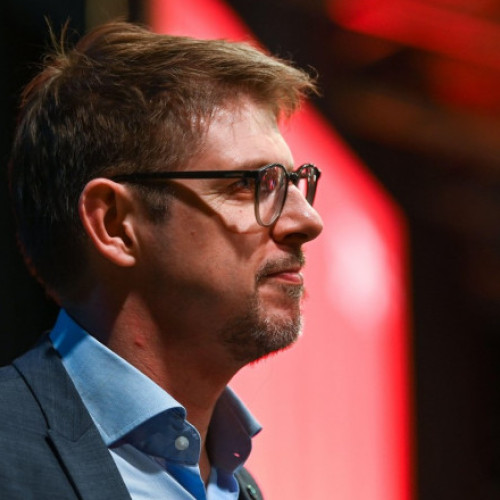 Europarlamentar german bătut brutal în timp ce lipsea afișe. Extremiștii își arată agresivitatea față de partidele democrate