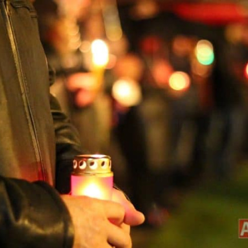 Tradiția Pacalelor Ortodoxe: Mergerea la Biserică și Primirea Lumii în Noaptea de Înviere și Păstrarea Lumânării ca Simbol al Biruinței și a Luminii lui Hristos