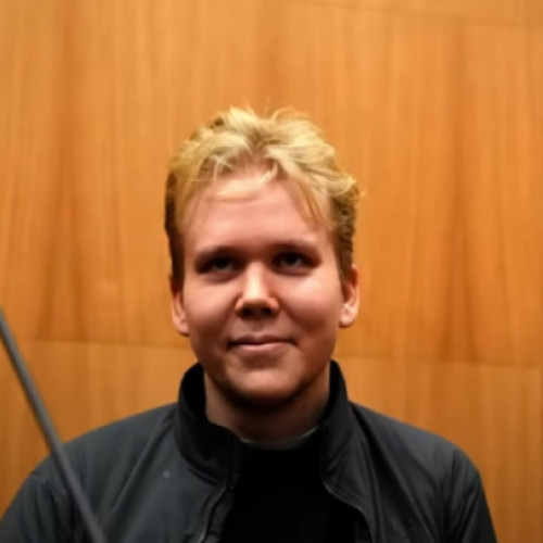 Povestea adolescentului care a ajuns cel mai căutat criminal cibernetic din Europa. Ce condamnare a primit pentru 30.000 de infracțiuni