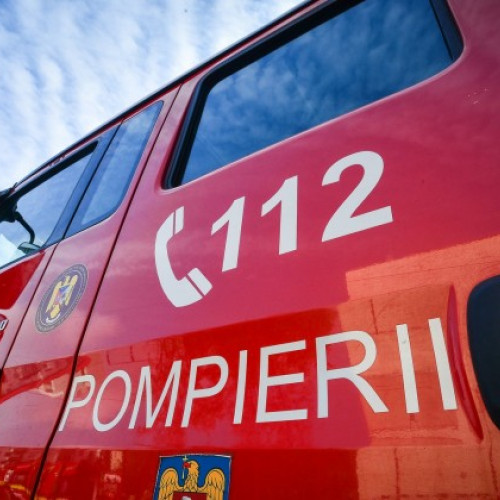 Alertă de incendiu în Sânmartin: Garaje cuprinse de flăcări!