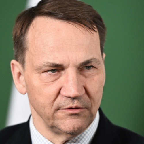 Polonia vizează „relații strânse cu SUA, indiferent de liderul de la putere”. Sikorski avertizează că nu vor mai fi greșeli.