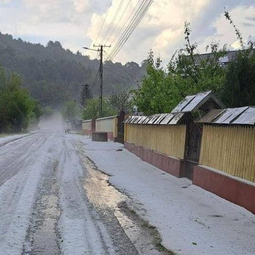 Vreme instabilă și fenomene meteorologice extreme în Dâmbovița de Paști - Zone aflate sub Cod Galben de grindină și furtuni.