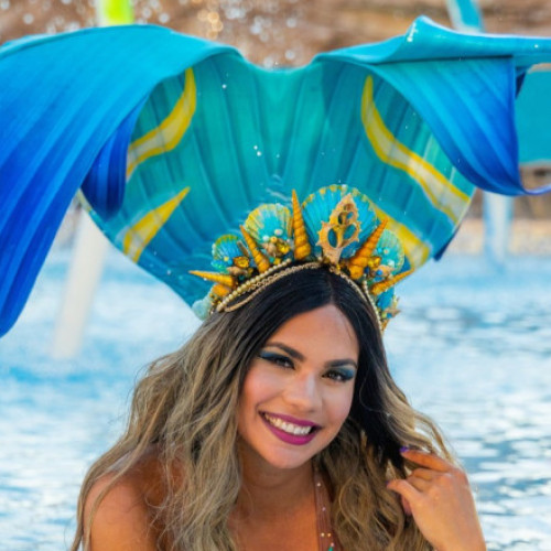 Femeia care a învins frica de apă și a devenit o sirenă de succes în Miami