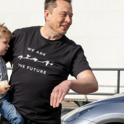 Programul zilnic al lui Elon Musk: mănâncă o gogoașă în fiecare dimineață și se culcă la 3. Cum își împarte timpul și ce obiceiuri are