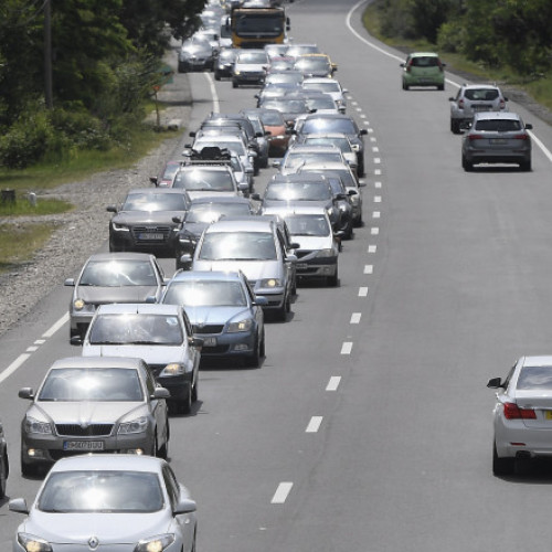 Aglomerație pe Valea Prahovei: Recomandări ale polițiștilor pentru evitarea traficului între munte și mare