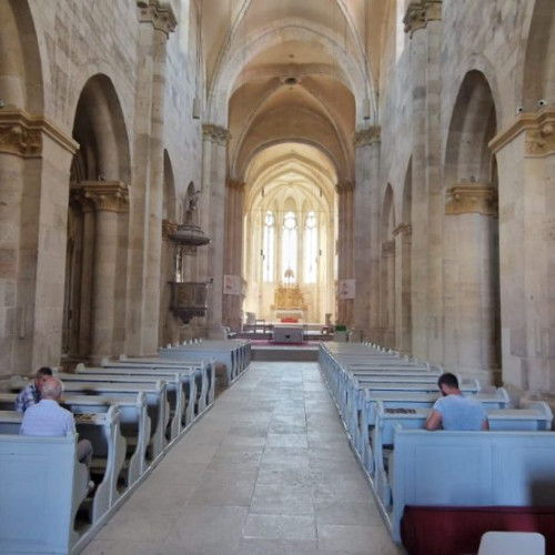 Doi hoți au primit pedeapsa finală pentru furtul din Catedrala Catolică din Alba Iulia. Cât au furat din cutia milei.