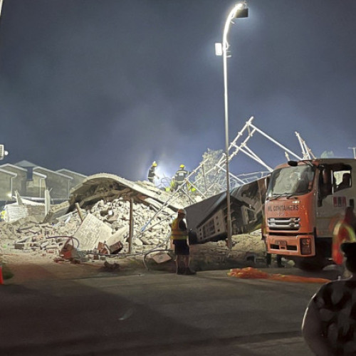 Muncitor decedat și mulți răniți în urma prăbușirii mall-ului din Africa de Sud!