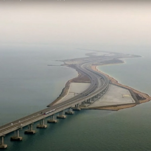 Imagini din satelit cu podul Kerci arată că Ucraina n-ar mai avea de ce să-l atace. Rusia folosește alt traseu ca să transporte muniție