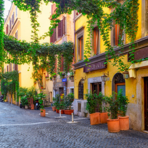 Hoțul adormit în patul proprietarilor la Roma: Caz bizar în districtul Celion.