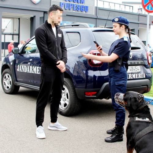 Jandarmii dâmbovițeni, prezenți în minivacanța din perioada 1-6 mai a.c. pentru siguranța cetățenilor