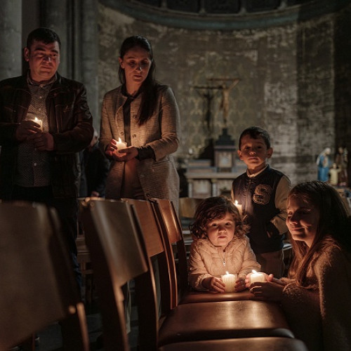 Sărbătoare de Paște la Bruxelles cu familia Pop, de oșeni și maramureșeni