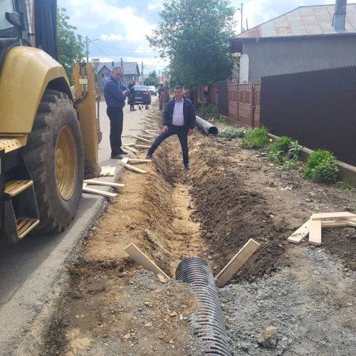 Lucrări în desfășurare în comuna Petrești: reabilitare școală, finalizare centru civic, extindere canalizare, piste de biciclete, construcție școală, cadastrare gratuită și multe altele!
