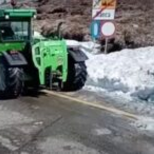 Prăbușirea stâncilor pe Transalpina forțează închiderea traficului - DRDP Craiova