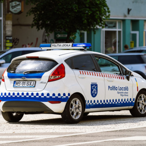 Poliția locală din Târgu Mureș și Brașov protestează la București pentru condițiile de muncă