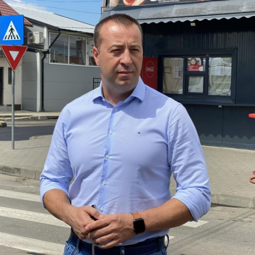 Apel către concurenți politici să folosească locuri speciale pentru afișaj în campania electorală din Suceava