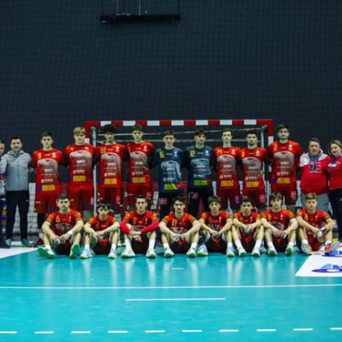 Echipa națională de handbal juniori a României joacă împotriva Tunisiei la Jocurile Mediteraneene, după ce a obținut patru victorii din cinci meciuri în competiție. Următorul meci este joi, la ora 18.30, în Ankara, Turcia. Următoarea și ultima partidă din prima etapă a competiției este împotriva Muntenegrului.
