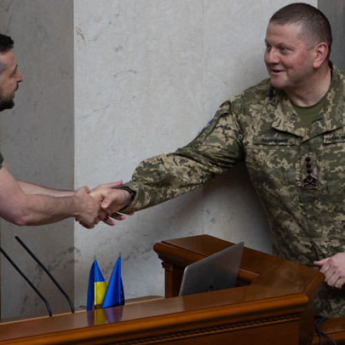 Fostul comandant-șef al armatei ucrainene, Valeri Zalujnîi, a fost numit ambasador al Ucrainei în Marea Britanie. Decizie luată de președintele Zelenski după destituirea generalului din cauza stării sale de sănătate.