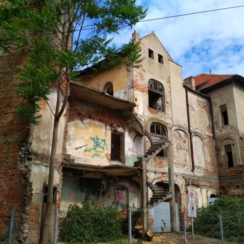 Pregătiri pentru șantierul de la Palatul "Gheorghiu" întreprinse de constructori