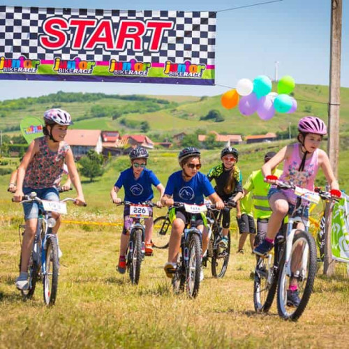 Ștafeta Bicicliștilor Juniori 2024: 200 de Copii Vor Participa la Ciugud Bike Race, Eveniment dedicat Micilor Bicicliști