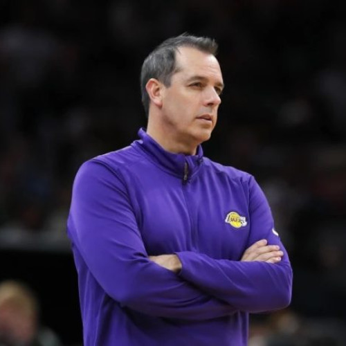 Phoenix Suns concediază antrenorul Vogel după sezonul scurt în primul tur.
