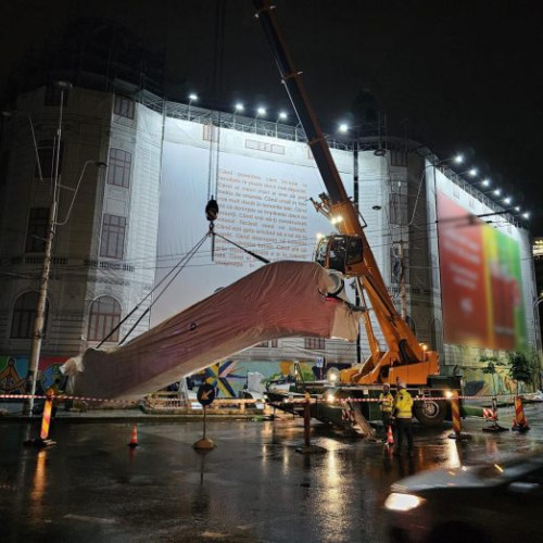 Au fost montate scări rulante noi în pasajul pietonal al Piaței Universității - Primarul Nicușor Dan anunță