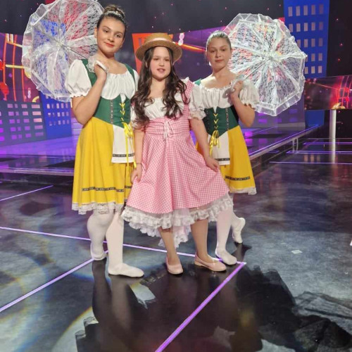 Galațiul se pregătește pentru cea de-a treia semifinală a emisiunii „Vedeta familiei – Sezonul Campionilor” cu Timeea Bostan în centrul atenției. Vineri, 10 Mai, de la ora 5:00, Anca Melinte a scris despre parcursul Timeei în competiție.