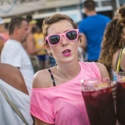 Mallorca și Ibiza introduc restricții la consumul de alcool pe domeniul public. Unde nu se va mai putea bea în public pe plajă