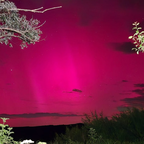 Aurora Boreală Vizibilă noaptea trecută în România din cauza unei Furtuni Geomagnetice Puternice - Imagini Impresionante pe Rețelele de Socializare