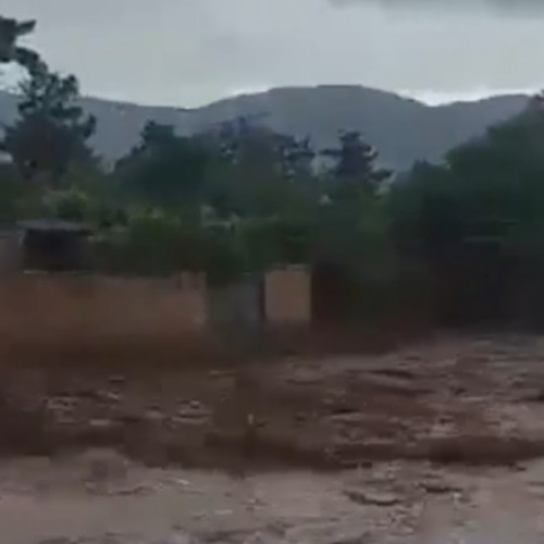 Inundații catastrofale în Afganistan: 200 de persoane au fost ucise de puternicele ploi. Armata se mobilizează pentru căutarea supraviețuitorilor. Mii de locuințe, moschei și școli distruse.