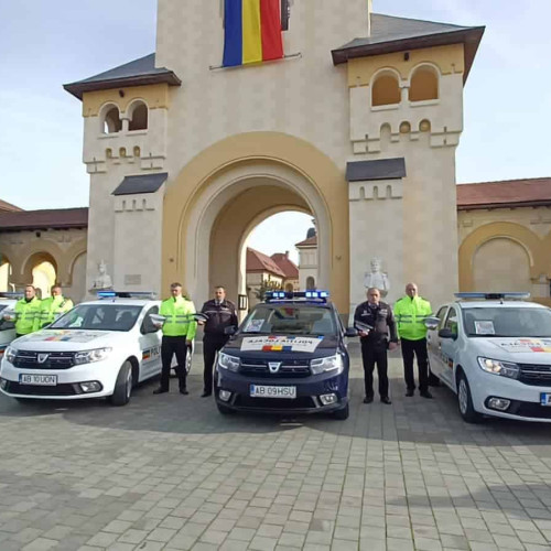 -Locala Alba Iulia imprumuta veste anti-injunghiere si uniforme noi: vesti, tricouri, camasi, pantofi si alte accesorii