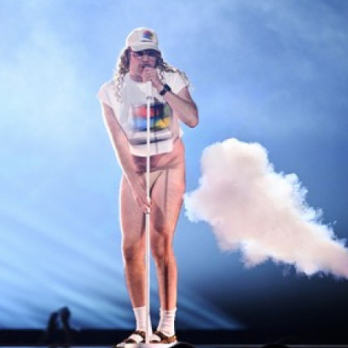 Costume neobișnuite la Eurovision 2024 au atras atenția publicului la controversatul concurs. Elveția a câștigat cu piesa "The Code" în timp ce Olanda a fost descalificată.