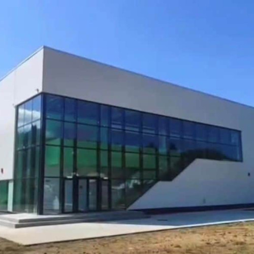 Continuă lucrările la sala de sport din comuna Șpring. Când va fi finalizată construcția noii săli de sport din satul Drașov?