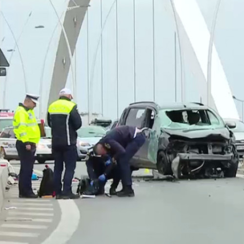Șapte femei rănite în urma unui accident pe Podul Basarab din București: Video cu mașina răsturnată