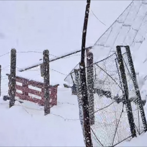 A nins puternic în Bucegi, zăpadă depusă pe platou și temperaturi scăzute - Turiștii surprinși de schimbarea bruscă a vremii