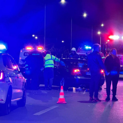 Accident rutier cu mai multe victime în jurul Dâmbovița Mall, Târgoviște: autovehicule în coliziune și persoane rănite.