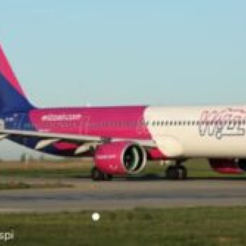 Zbor începând cu ora 12 a.s.d. spre Dortmund de pe Aer. Braşov, decolat întrziat cu 5 ore, a lovit un stol de păsări