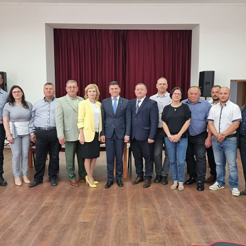 Noul candidat PNL, Adriana Petcaș, promite schimbarea în Valea Vinului, alături de echipa liberală condusă de Adrian Cozma
